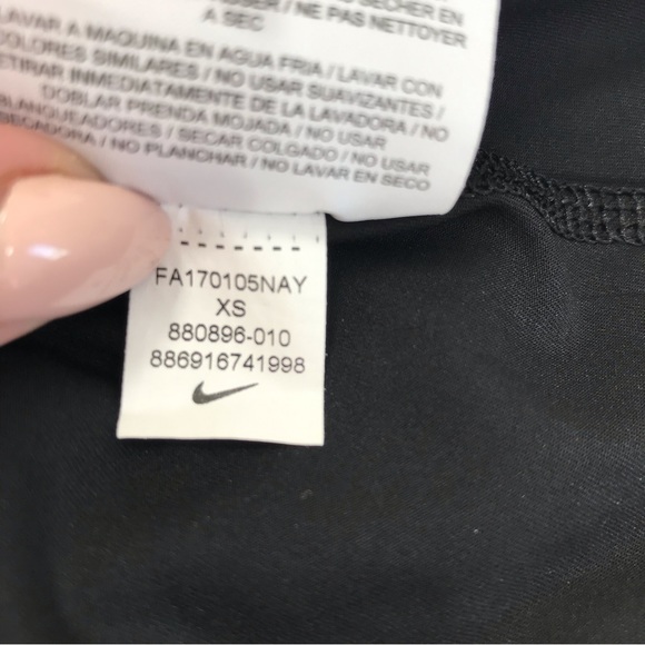 Nike Black Breathe Tank Elastica - Picture 8 of 8